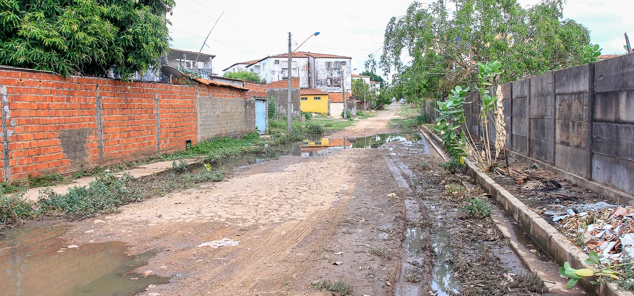 Moradores do João Emílio Falcão e arredores reclamam da falta de pavimentação