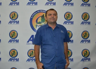Prefeito Valdinei Carvalho