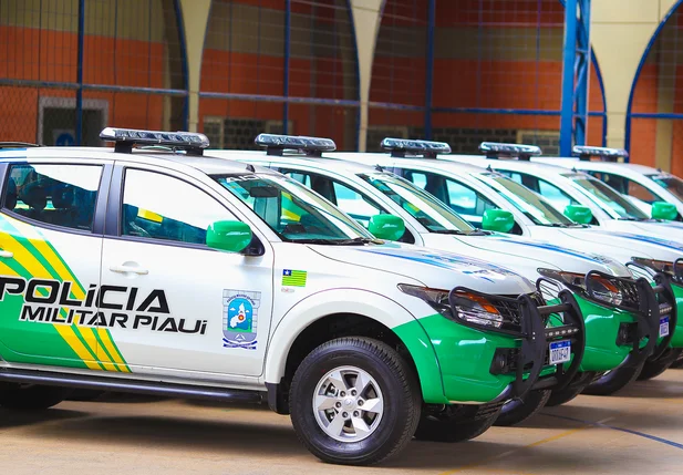 Solenidade de entrega de novas viaturas para polícia militar 