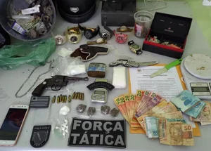 Material aprendido pela PM com o casal