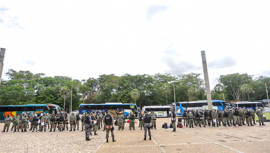 Policiais militares embarcam para atuar nas eleições 2020 no Piauí