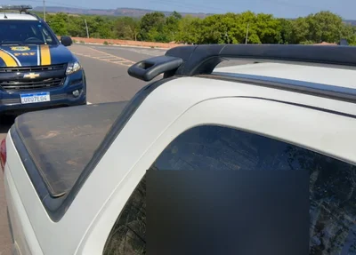 Carro em que o homem estava com os R$ 10 mil