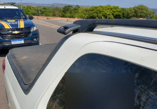 Carro em que o homem estava com os R$ 10 mil