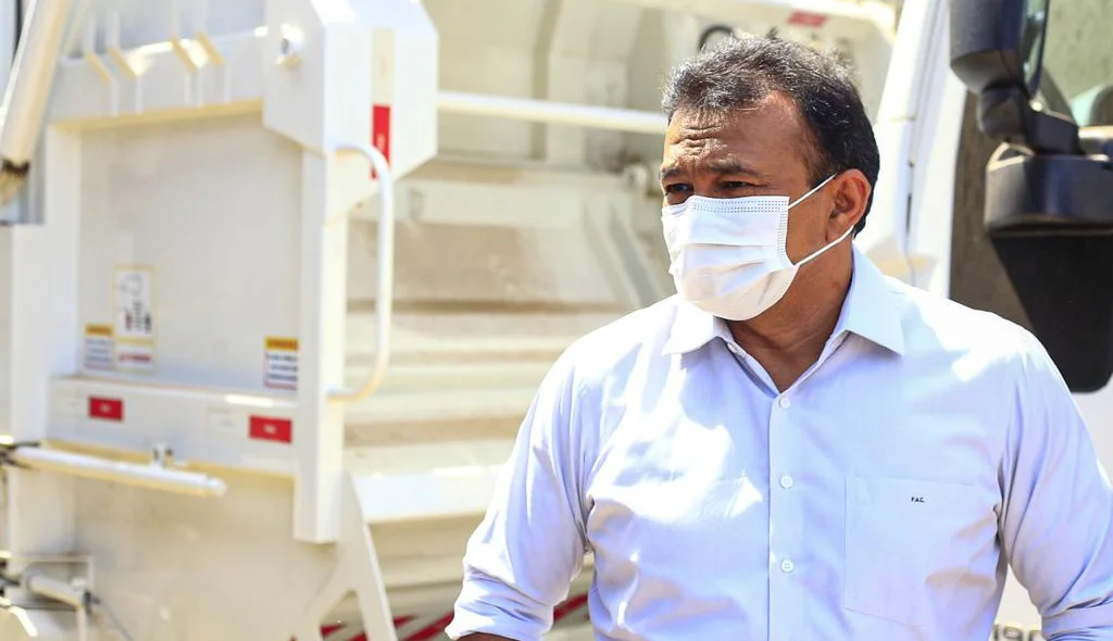 Fábio Abreu realiza entregas de maquinários nesta segunda feira em Teresina 