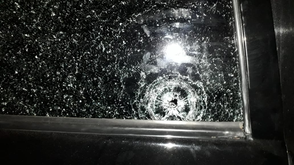 Marcas de disparos no carro