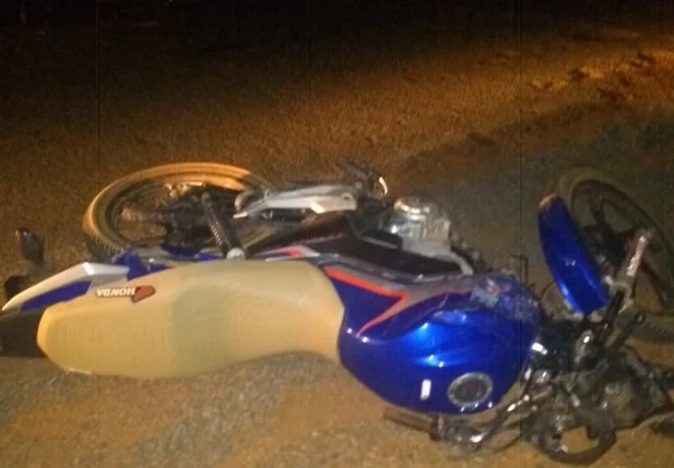 Motocicleta conduzida por uma das vítimas.