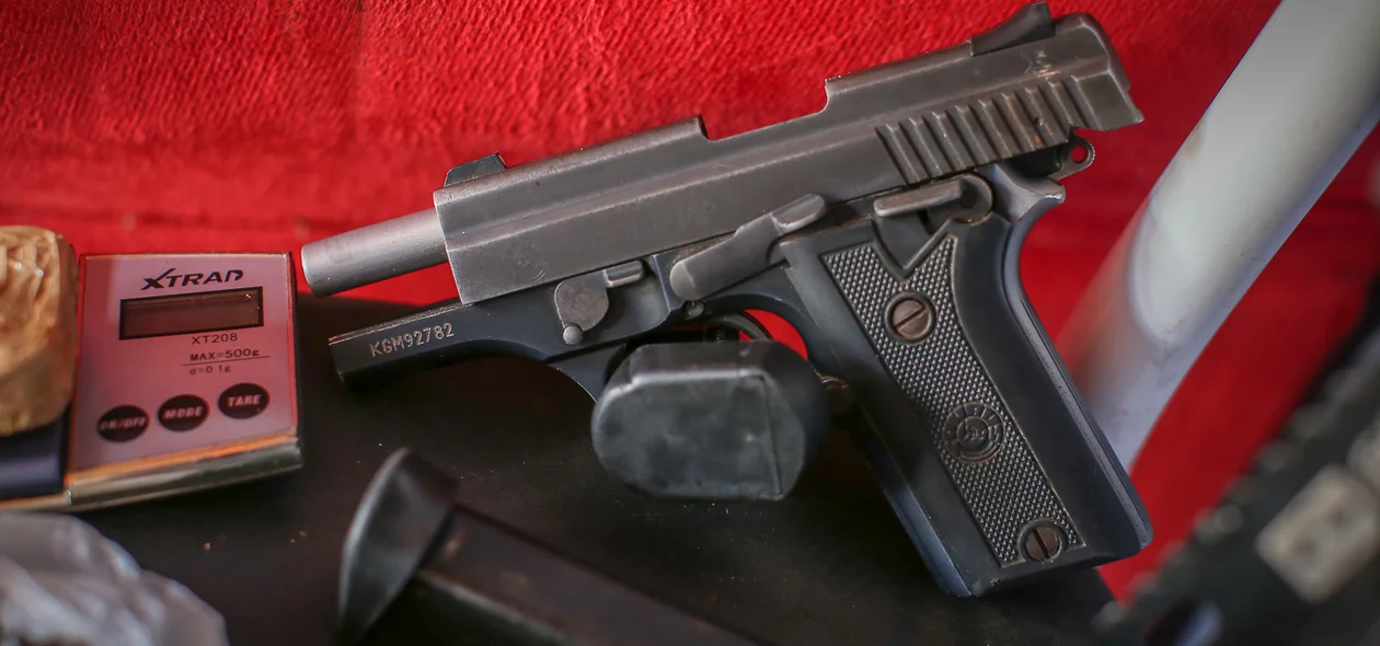 Pistola apreendida pela polícia civil 