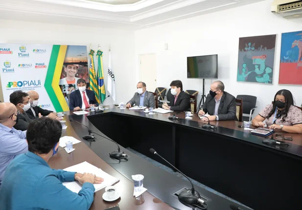 Wellington Dias autoriza obras para melhoria de aeroportos do Piauí