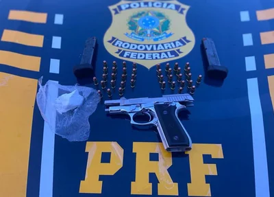 Homem é preso com pistola, munições e drogas