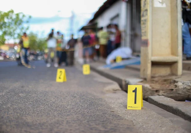 O crime aconteceu por volta das 13h