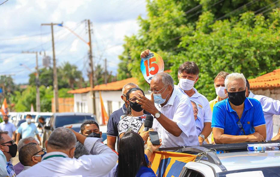 Dr. Pessoa ao lado de lideranças políticas 