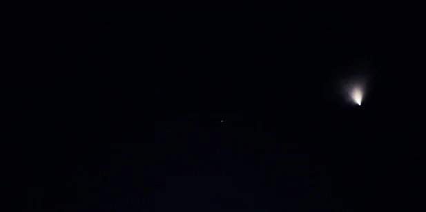 Luz misteriosa no céu