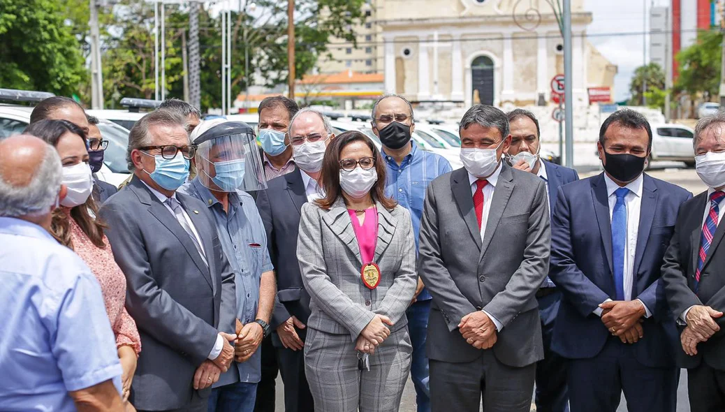 Wellington Dias entrega viaturas para as polícias Civil e Militar