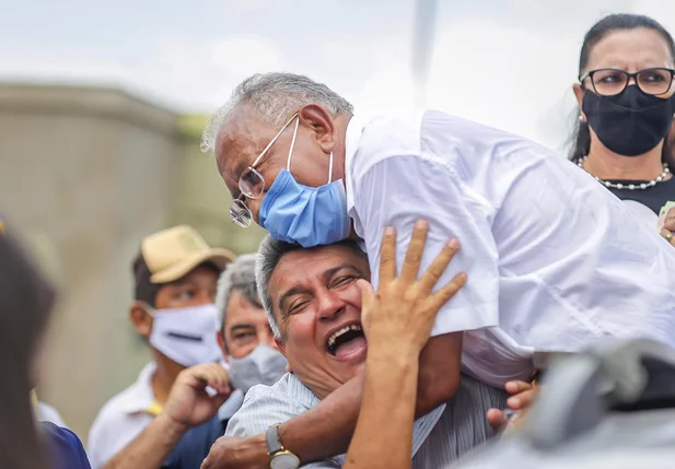 Dr. Pessoa comemora apoios dos vereadores Cida Santiago e Joninha
