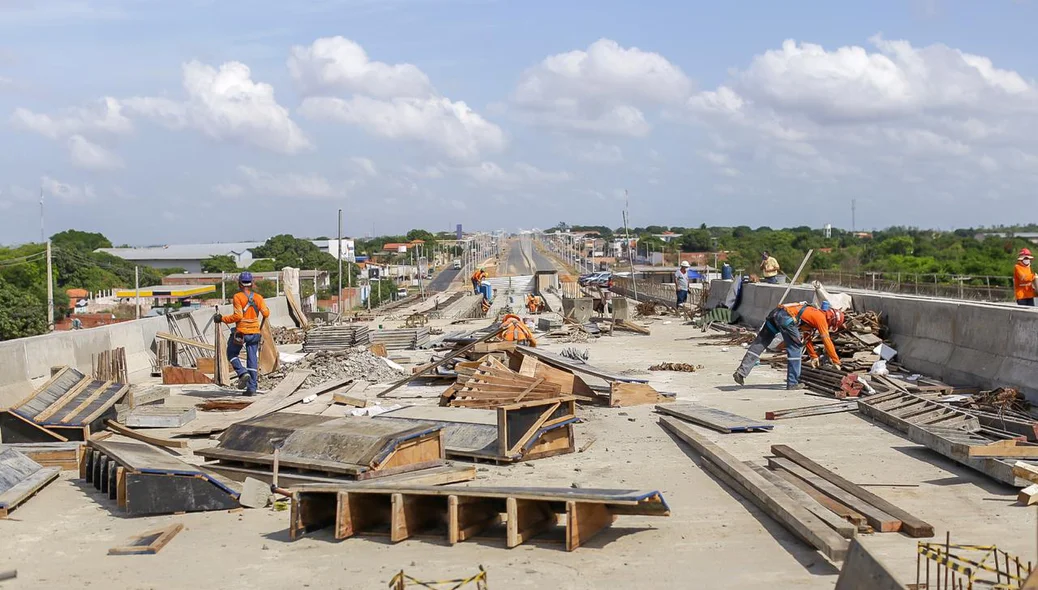 Viaduto sobre a BR 316 na entrada do bairro Porto Alegre, zona sul de Teresina