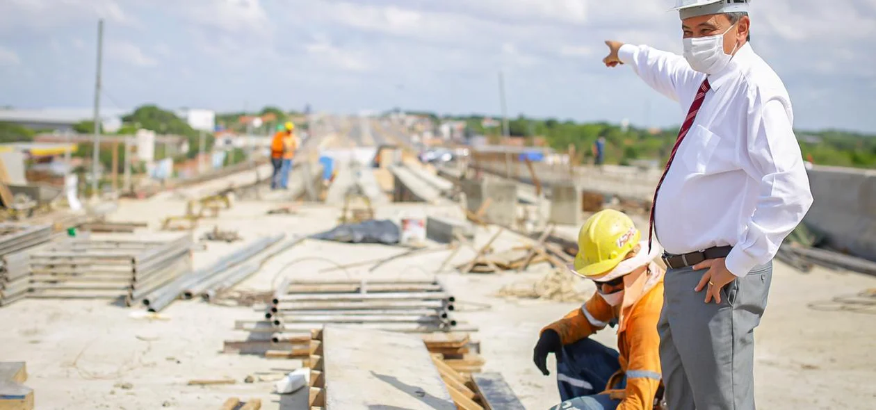 Wellington Dias visita obras de duplicação da BR 316