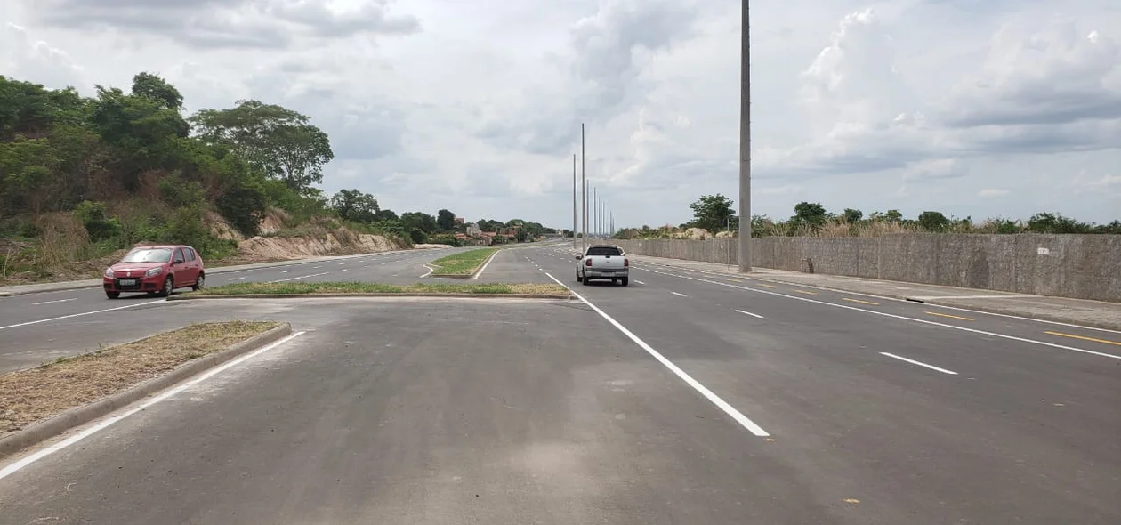 A nova via conta com 3 faixas