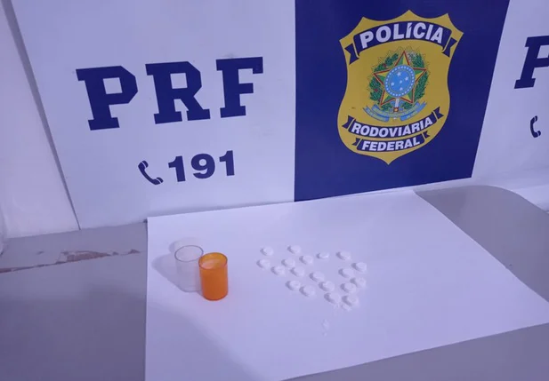 Comprimidos de medicamento Nobésio Extra Forte.