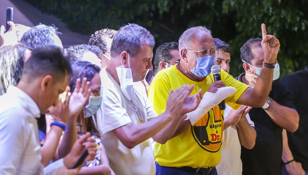 Dr. Pessoa durante seu pronunciamento