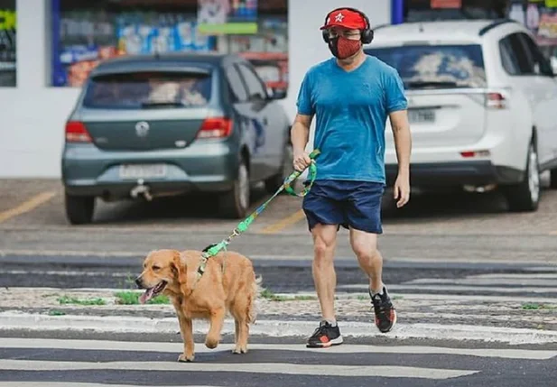 Fábio Novo com sua cachorra Mel