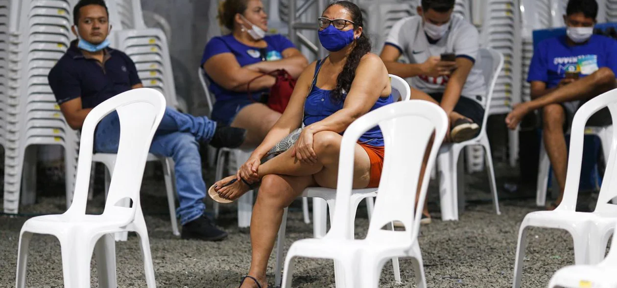 Pouca gente no comitê de campanha 