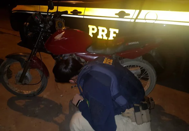 Motocicleta apreendida pela Polícia Rodoviária Federal