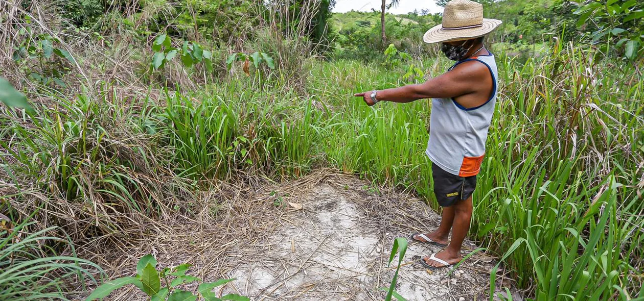 Estrutura construída por populares para instalação de uma caixa d'água