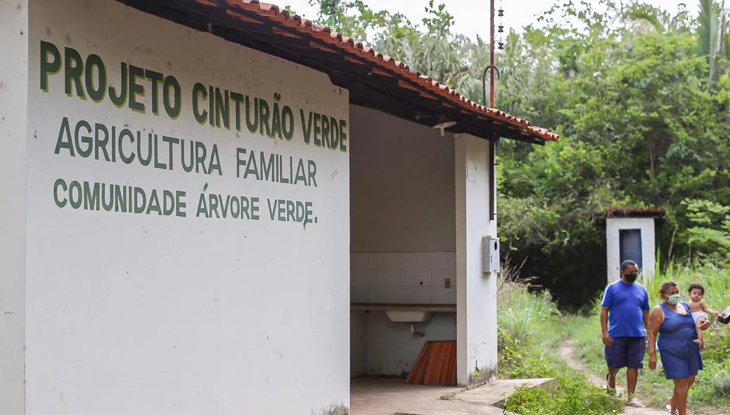 Moradores protestam por falta  d’Água devido ao corte de Energia que abastece o poço