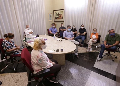 Reunião de Firmino com o COE
