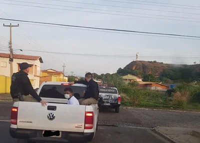Acusado de tráfico sendo preso pela DEPRE
