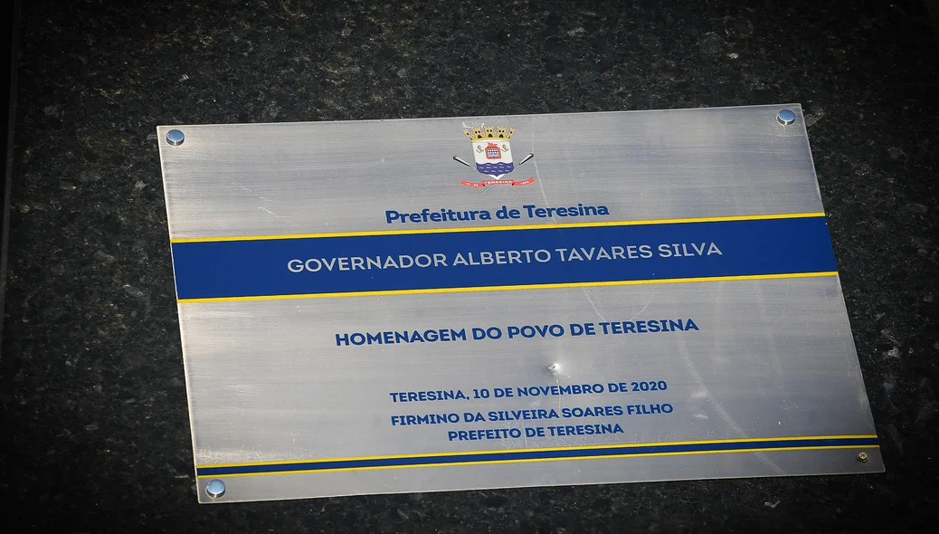 Placa de homenagem 