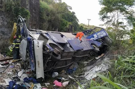 A Polícia Civil de Minas Gerais instaurou inquérito para apurar as causas do acidente 