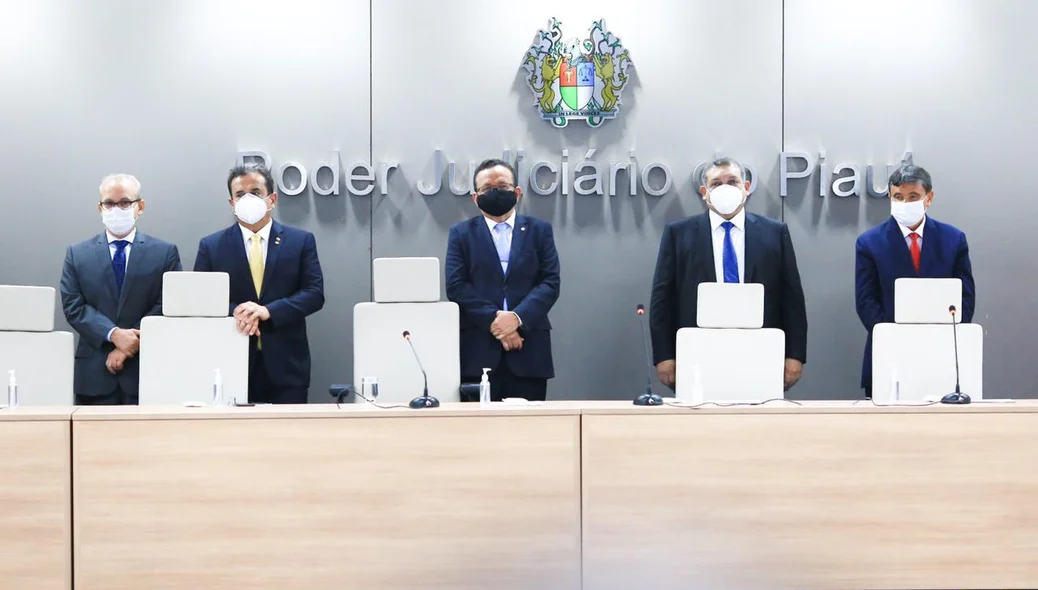 Presentes na solenidade de inauguração do Tribunal de Justiça do Piauí