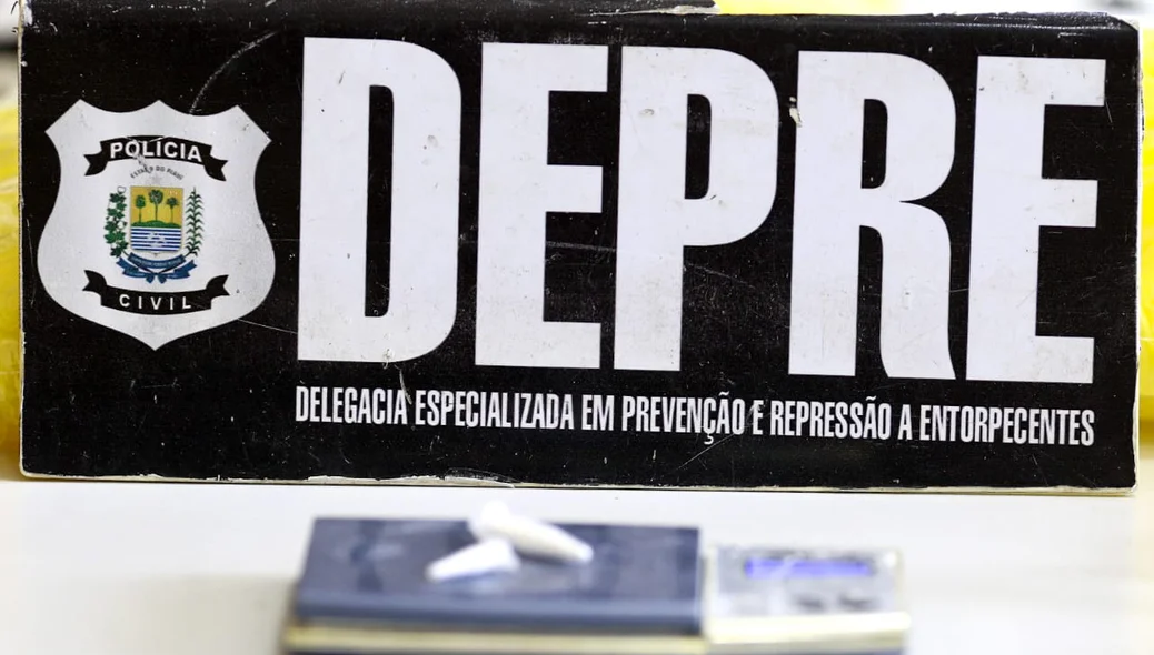DEPRE apreende pinos de cocaína durante operação