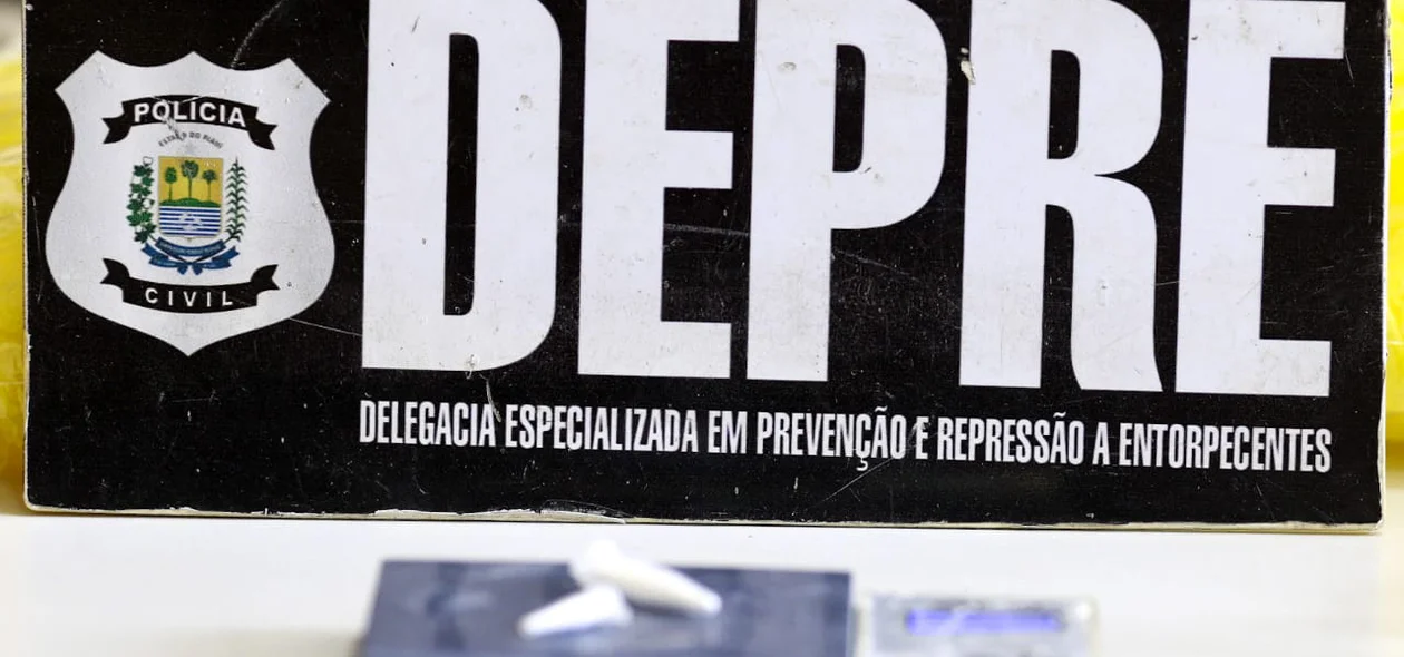 DEPRE apreende pinos de cocaína durante operação