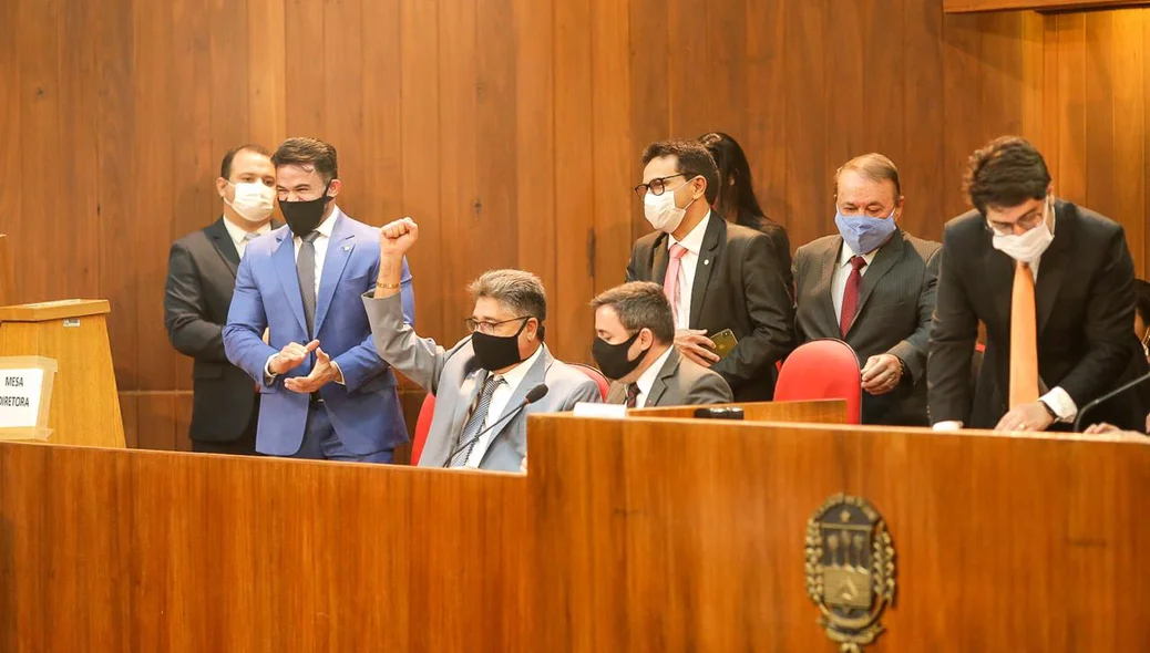 João Mádison comemora eleição da mesa diretora da Alepi