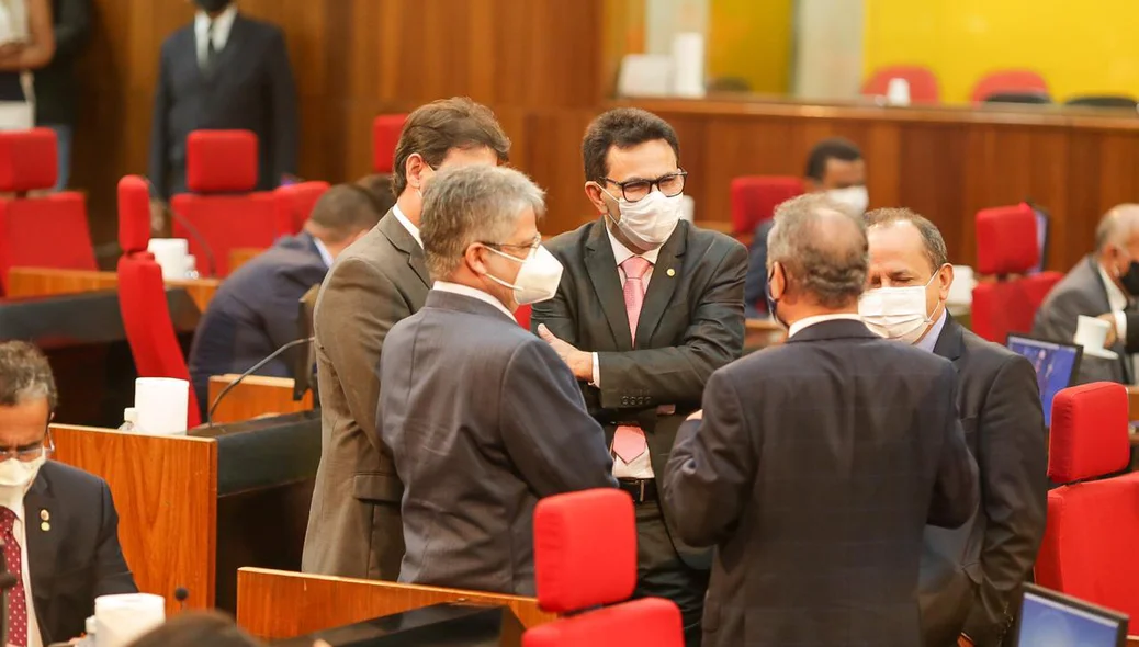 Movimentação durante votação da mesa diretora na Alepi
