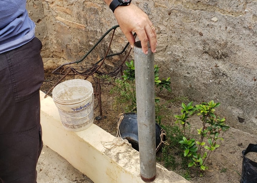 Barra de ferro usada para matar a vítima