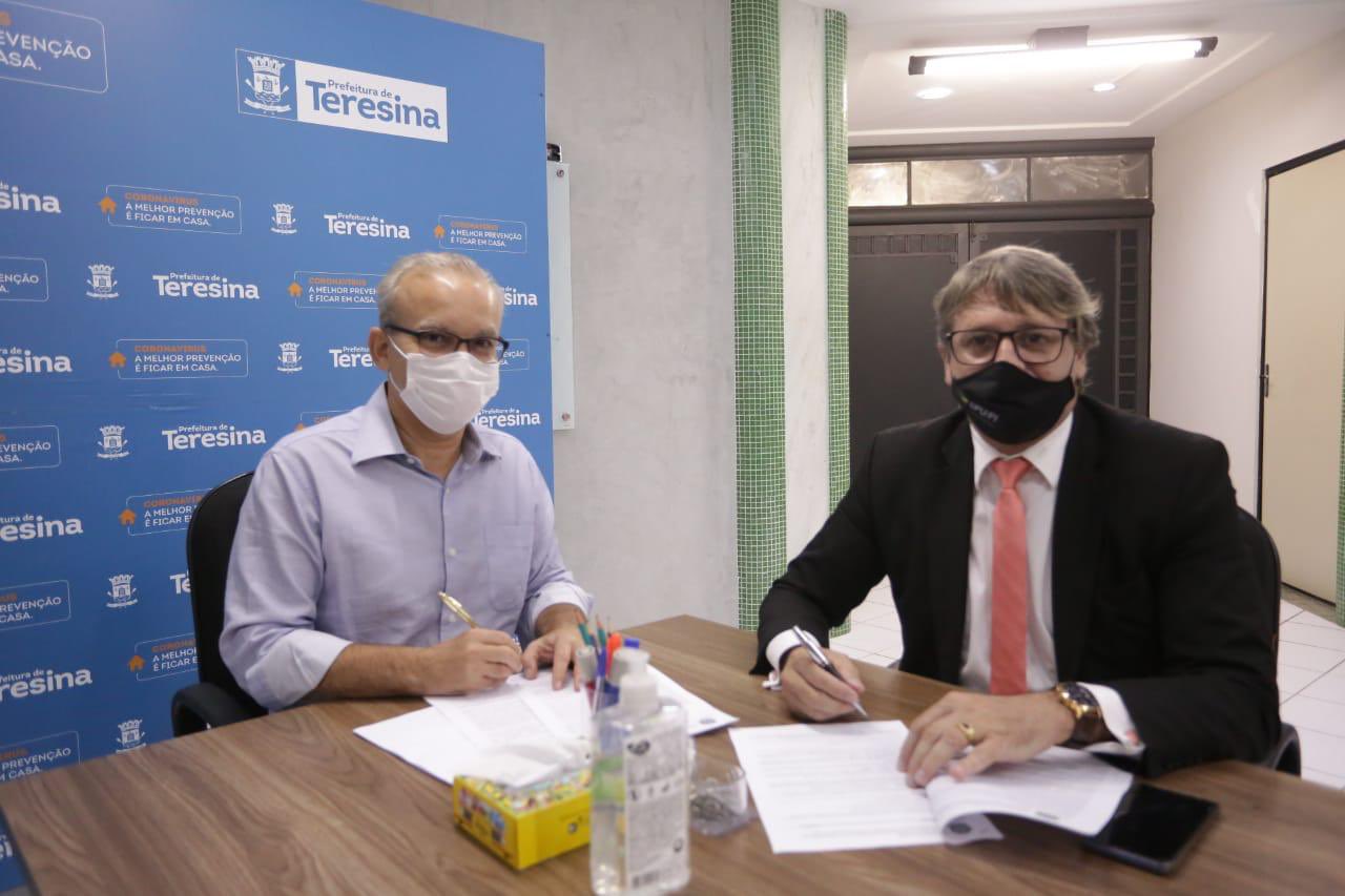 Assinatura do termo de cessão