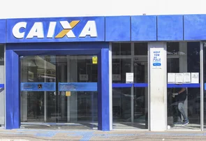 Paciente com câncer denuncia Caixa Econômica por reter auxílio-doença para quitar dívida do Fies em Teresina