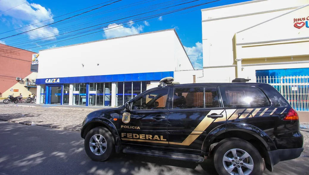 Polícia Federal no local do assalto