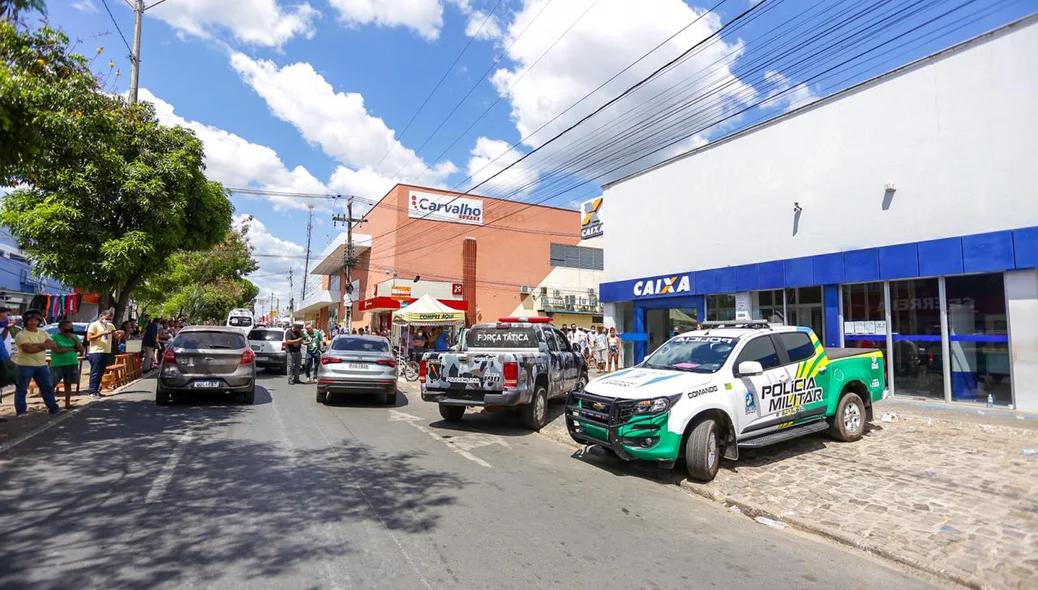 Polícia Militar no local do crime