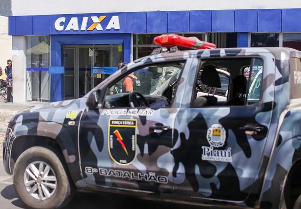 Viatura da Polícia Militar no local