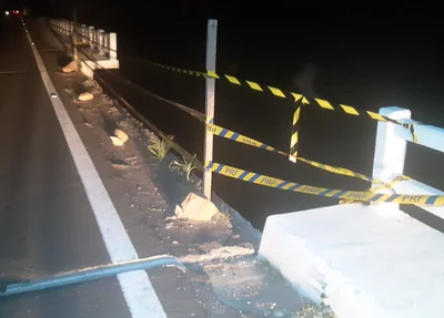 Parte de proteção lateral da ponte após o incidente