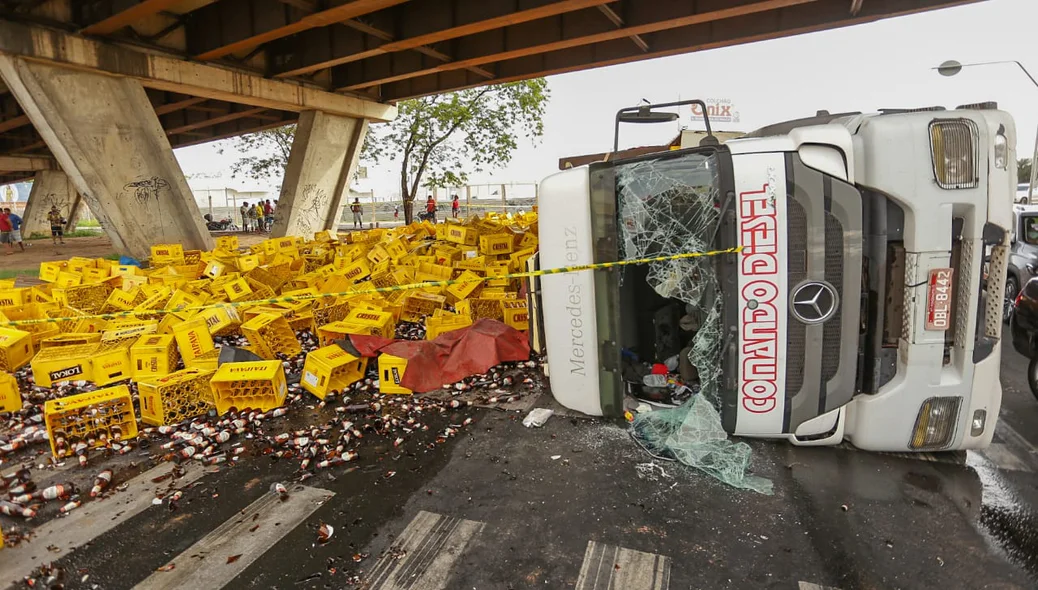 O motorista teve leves escoreações
