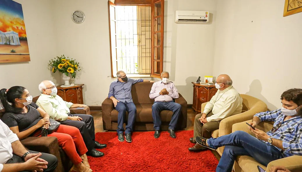 Dr. Pessoa participa de reunião com membros da prefeitura e da Arquidiocese de Teresina