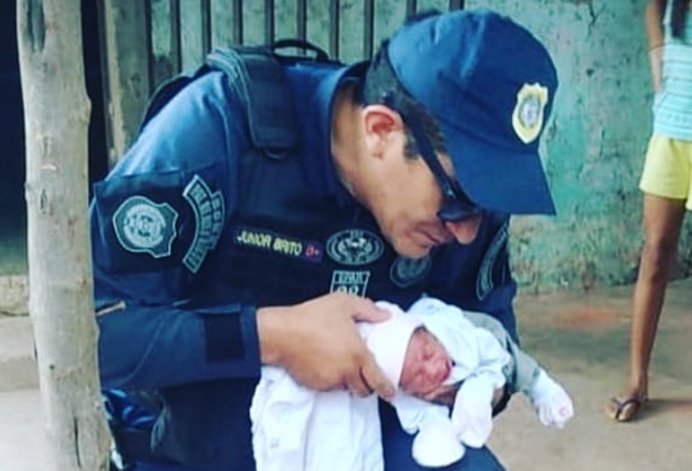 Guardas municipais salvam bebê em Teresina