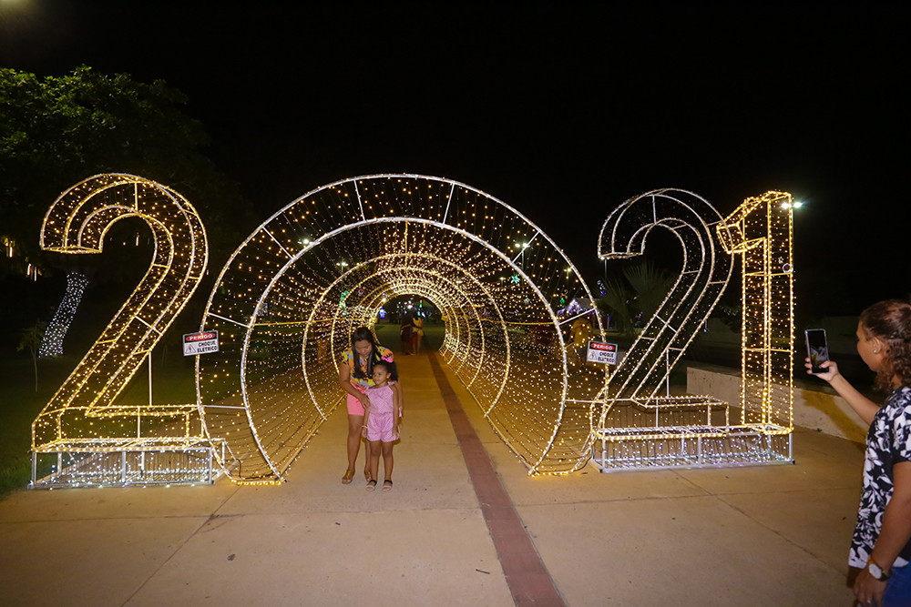 Decoração de fim de ano no Parque da Cidadania