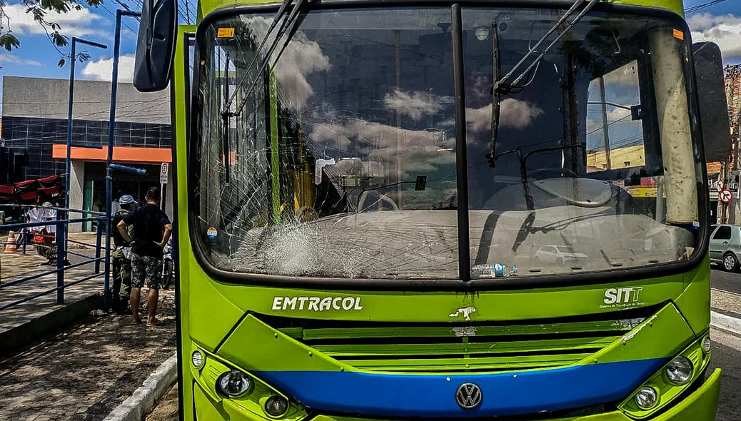 Ônibus envolvido no acidente