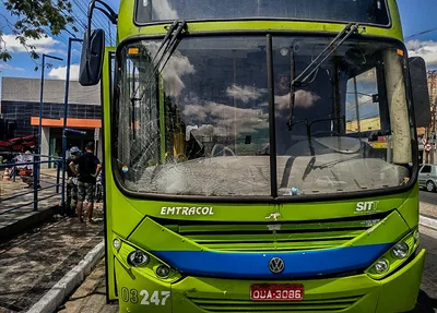 Ônibus envolvido no acidente